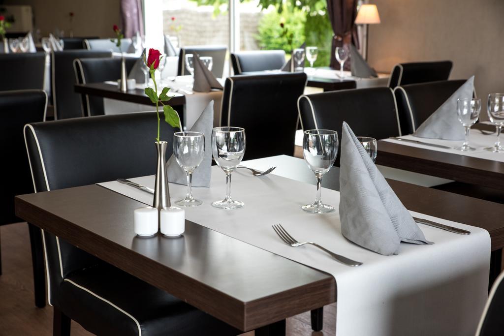 Logis Hotel Restaurant Des Chateaux Азе-ле-Ридо Экстерьер фото
