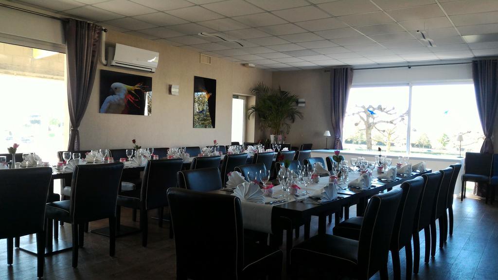 Logis Hotel Restaurant Des Chateaux Азе-ле-Ридо Экстерьер фото